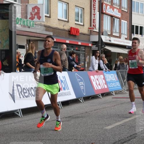15.09.2024 - PSD Bank Halbmarathon Michael Strokosch http://msf.ph/oto/7080510 15.09.2024 11:16:16 Ziel 407, 410, 497, 560, 604, 632, 1013, 1016 meine-sportfotos.de