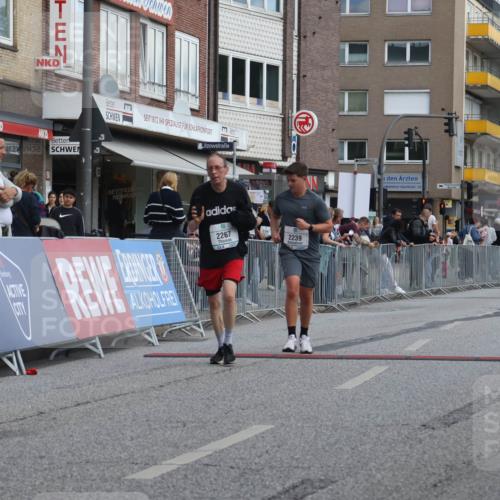 15.09.2024 - PSD Bank Halbmarathon Michael Strokosch http://msf.ph/oto/7080512 15.09.2024 12:25:11 Ziel 2239, 2255, 2267, 2771, 3298 meine-sportfotos.de