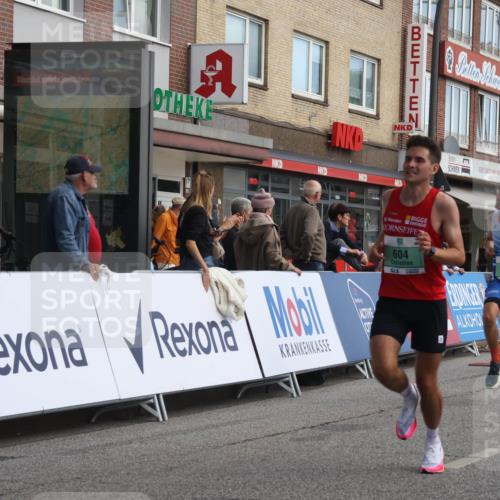 15.09.2024 - PSD Bank Halbmarathon Michael Strokosch http://msf.ph/oto/7080518 15.09.2024 11:16:16 Ziel 407, 410, 497, 560, 604, 632, 1013, 1016 meine-sportfotos.de