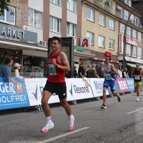 15.09.2024 - PSD Bank Halbmarathon Michael Strokosch http://msf.ph/oto/7080530 15.09.2024 11:16:17 Ziel 407, 410, 497, 560, 604, 632, 1013, 1016 meine-sportfotos.de