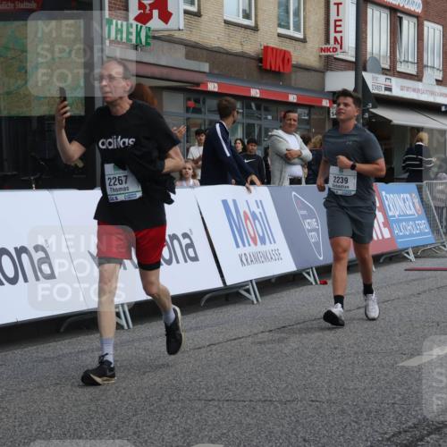 15.09.2024 - PSD Bank Halbmarathon Michael Strokosch http://msf.ph/oto/7080545 15.09.2024 12:25:14 Ziel 2239, 2255, 2267, 3298 meine-sportfotos.de