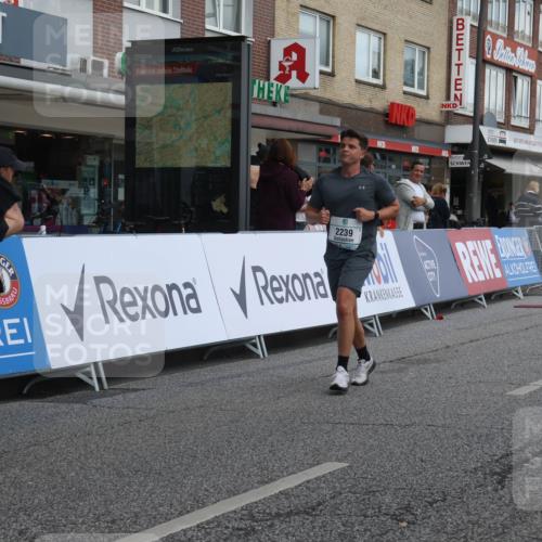 15.09.2024 - PSD Bank Halbmarathon Michael Strokosch http://msf.ph/oto/7080572 15.09.2024 12:25:15 Ziel 2239, 2267, 3298 meine-sportfotos.de
