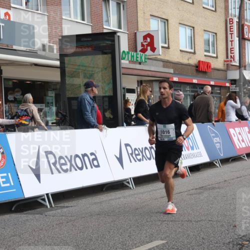 15.09.2024 - PSD Bank Halbmarathon Michael Strokosch http://msf.ph/oto/7080601 15.09.2024 11:16:24 Ziel 407, 560, 604, 616, 632, 1002, 1003, 1013, 1016 meine-sportfotos.de