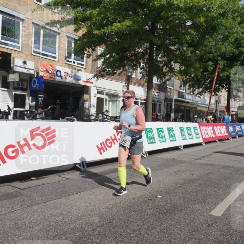 15.09.2024 - PSD Bank Halbmarathon Miley Keyser http://msf.ph/oto/7080630 15.09.2024 12:50:47 Ziel 3322 meine-sportfotos.de