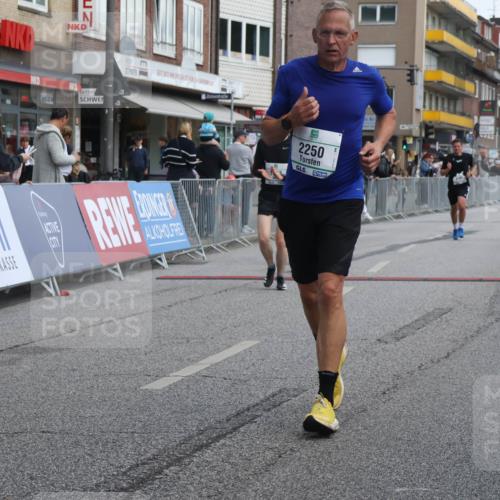 15.09.2024 - PSD Bank Halbmarathon Michael Strokosch http://msf.ph/oto/7080686 15.09.2024 12:25:30 Ziel 1153, 1841, 2250, 2386, 2442, 3283 meine-sportfotos.de
