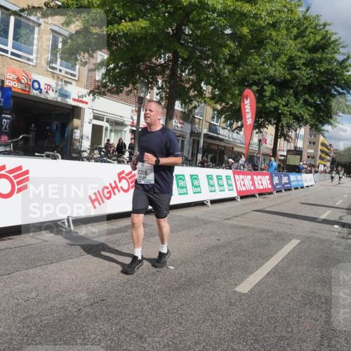 15.09.2024 - PSD Bank Halbmarathon Miley Keyser http://msf.ph/oto/7080687 15.09.2024 12:51:08 Ziel 2355 meine-sportfotos.de