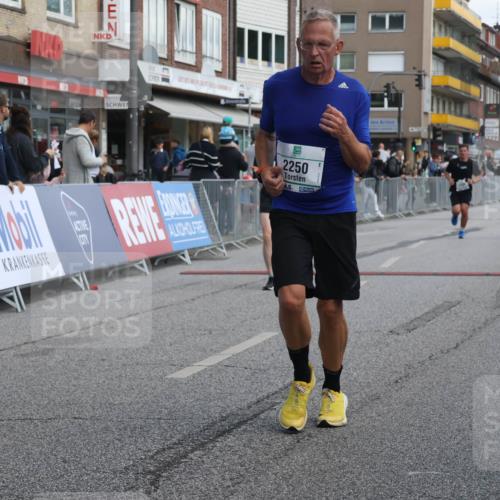 15.09.2024 - PSD Bank Halbmarathon Michael Strokosch http://msf.ph/oto/7080690 15.09.2024 12:25:30 Ziel 1153, 1841, 2250, 2386, 2442, 3283 meine-sportfotos.de