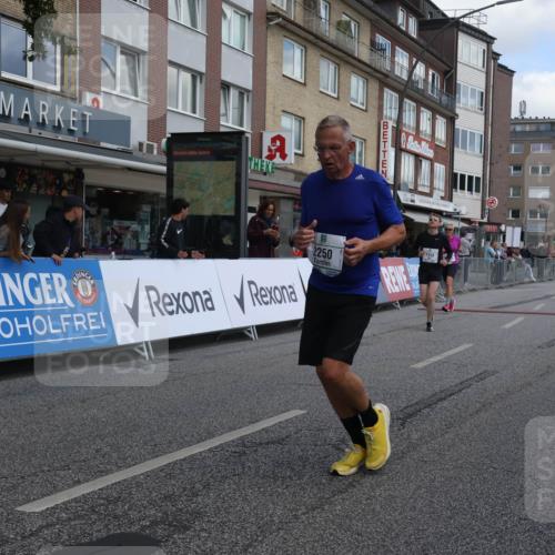 15.09.2024 - PSD Bank Halbmarathon Michael Strokosch http://msf.ph/oto/7080707 15.09.2024 12:25:31 Ziel 1153, 1841, 2250, 2386, 2442, 3283 meine-sportfotos.de