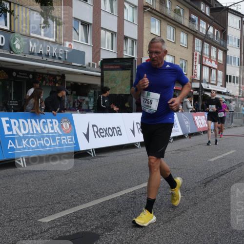 15.09.2024 - PSD Bank Halbmarathon Michael Strokosch http://msf.ph/oto/7080710 15.09.2024 12:25:31 Ziel 1153, 1841, 2250, 2386, 2442, 3283 meine-sportfotos.de