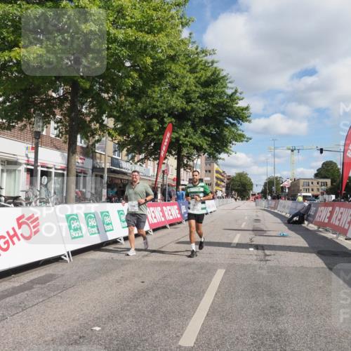 15.09.2024 - PSD Bank Halbmarathon Miley Keyser http://msf.ph/oto/7080711 15.09.2024 12:51:26 Ziel 1817, 2355, 2384 meine-sportfotos.de