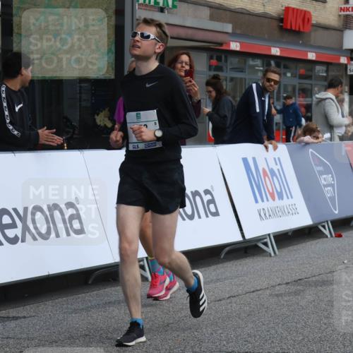 15.09.2024 - PSD Bank Halbmarathon Michael Strokosch http://msf.ph/oto/7080740 15.09.2024 12:25:34 Ziel 1153, 1841, 2250, 2386, 2442, 3283 meine-sportfotos.de