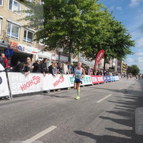 15.09.2024 - PSD Bank Halbmarathon Miley Keyser http://msf.ph/oto/7080761 15.09.2024 11:39:20 Ziel 739, 747, 778, 913, 933, 1266, 2233, 2628, 2650 meine-sportfotos.de