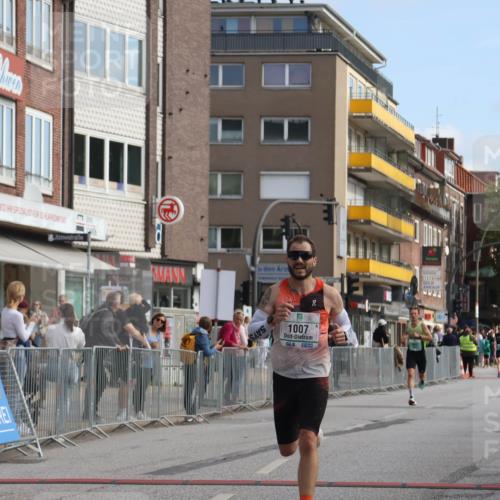 15.09.2024 - PSD Bank Halbmarathon Michael Strokosch http://msf.ph/oto/7080784 15.09.2024 11:16:46 Ziel 595, 606, 621, 1004, 1007 meine-sportfotos.de