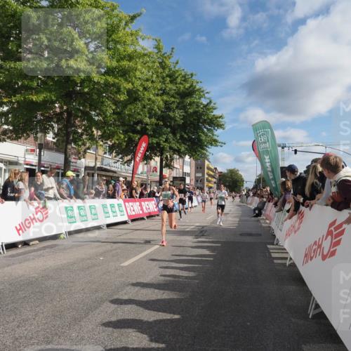 15.09.2024 - PSD Bank Halbmarathon Miley Keyser http://msf.ph/oto/7080797 15.09.2024 11:39:27 Ziel 739, 747, 778, 913, 933, 954, 1060, 1266, 1382, 1397, 1424, 2628, 2650 meine-sportfotos.de