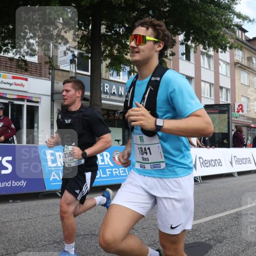 15.09.2024 - PSD Bank Halbmarathon Michael Strokosch http://msf.ph/oto/7080800 15.09.2024 12:25:37 Ziel 1153, 1841, 2250, 2386, 2442, 3283 meine-sportfotos.de