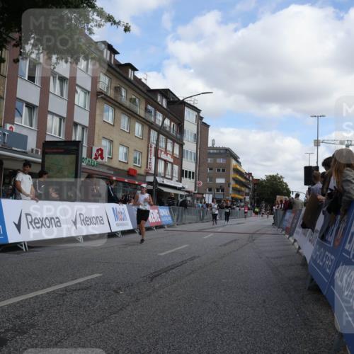 15.09.2024 - PSD Bank Halbmarathon Michael Strokosch http://msf.ph/oto/7080805 15.09.2024 12:25:48 Ziel 3226, 3239, 3281, 3286 meine-sportfotos.de