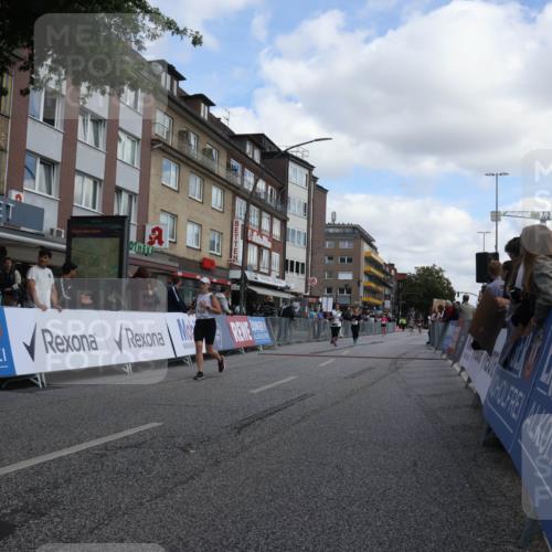 15.09.2024 - PSD Bank Halbmarathon Michael Strokosch http://msf.ph/oto/7080809 15.09.2024 12:25:48 Ziel 3226, 3239, 3281, 3286 meine-sportfotos.de