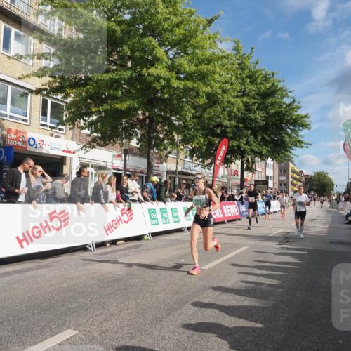 15.09.2024 - PSD Bank Halbmarathon Miley Keyser http://msf.ph/oto/7080820 15.09.2024 11:39:27 Ziel 739, 747, 778, 913, 933, 954, 1060, 1266, 1382, 1397, 1424, 2628, 2650 meine-sportfotos.de
