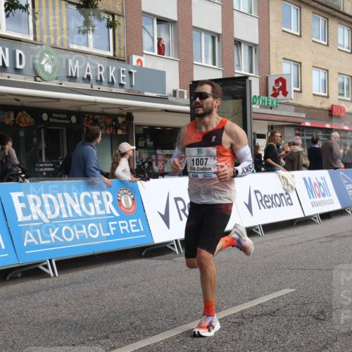 15.09.2024 - PSD Bank Halbmarathon Michael Strokosch http://msf.ph/oto/7080821 15.09.2024 11:16:48 Ziel 595, 606, 621, 1004, 1007 meine-sportfotos.de
