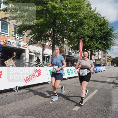 15.09.2024 - PSD Bank Halbmarathon Miley Keyser http://msf.ph/oto/7080851 15.09.2024 12:53:06 Ziel 3252, 3406 meine-sportfotos.de