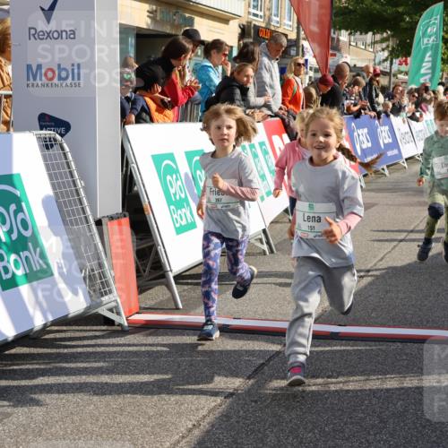 15.09.2024 - PSD Bank Halbmarathon Strokosch-Dieckow http://msf.ph/oto/7080852 15.09.2024 10:32:16 Ziel 11, 56, 57, 151, 202, 267, 276, 299 meine-sportfotos.de