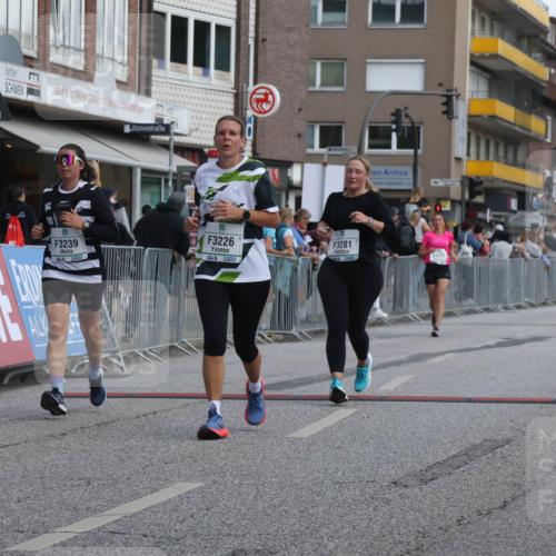 15.09.2024 - PSD Bank Halbmarathon Michael Strokosch http://msf.ph/oto/7080886 15.09.2024 12:25:53 Ziel 3226, 3239, 3281, 3286 meine-sportfotos.de