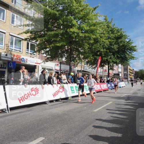 15.09.2024 - PSD Bank Halbmarathon Miley Keyser http://msf.ph/oto/7080900 15.09.2024 11:39:31 Ziel 739, 913, 933, 954, 1060, 1240, 1266, 1382, 1395, 1397, 1424, 1481, 2628, 2650 meine-sportfotos.de