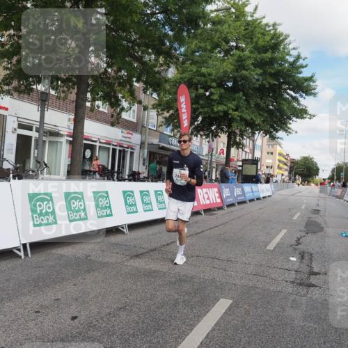 15.09.2024 - PSD Bank Halbmarathon Miley Keyser http://msf.ph/oto/7080993 15.09.2024 12:54:34 Ziel 2440 meine-sportfotos.de