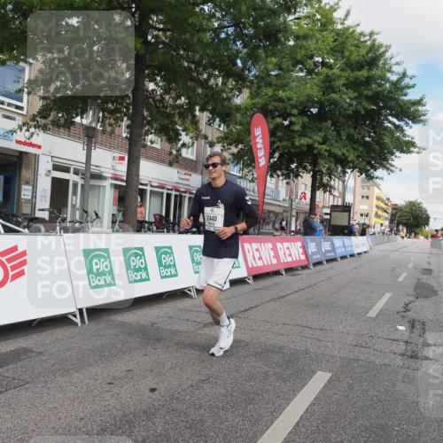 15.09.2024 - PSD Bank Halbmarathon Miley Keyser http://msf.ph/oto/7081002 15.09.2024 12:54:35 Ziel 2440 meine-sportfotos.de
