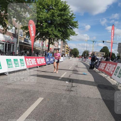 15.09.2024 - PSD Bank Halbmarathon Miley Keyser http://msf.ph/oto/7081021 15.09.2024 12:55:09 Ziel 3210 meine-sportfotos.de