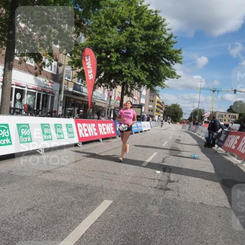 15.09.2024 - PSD Bank Halbmarathon Miley Keyser http://msf.ph/oto/7081028 15.09.2024 12:55:09 Ziel 3210 meine-sportfotos.de