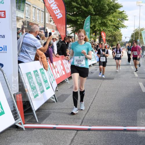 15.09.2024 - PSD Bank Halbmarathon Strokosch-Dieckow http://msf.ph/oto/7081156 15.09.2024 12:35:04 Ziel 2438, 2918, 3151, 3251, 3273, 3485 meine-sportfotos.de