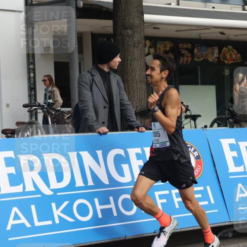 15.09.2024 - PSD Bank Halbmarathon Michael Strokosch http://msf.ph/oto/7081161 15.09.2024 11:17:17 Ziel 416, 536, 575, 591, 601, 607, 629, 847, 857, 1005 meine-sportfotos.de