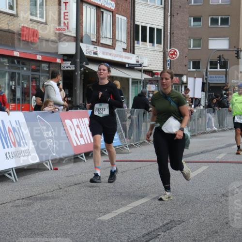 15.09.2024 - PSD Bank Halbmarathon Michael Strokosch http://msf.ph/oto/7081223 15.09.2024 12:26:25 Ziel 2183, 2186, 2252, 3086, 3237, 3342, 3489 meine-sportfotos.de