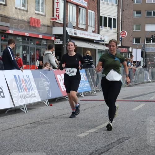 15.09.2024 - PSD Bank Halbmarathon Michael Strokosch http://msf.ph/oto/7081228 15.09.2024 12:26:25 Ziel 2183, 2186, 2252, 3086, 3237, 3342, 3489 meine-sportfotos.de