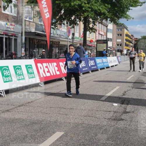 15.09.2024 - PSD Bank Halbmarathon Miley Keyser http://msf.ph/oto/7081229 15.09.2024 12:56:38 Ziel 2459, 2460, 3487 meine-sportfotos.de