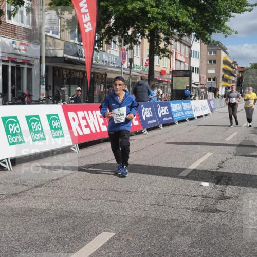 15.09.2024 - PSD Bank Halbmarathon Miley Keyser http://msf.ph/oto/7081237 15.09.2024 12:56:38 Ziel 2459, 2460, 3487 meine-sportfotos.de
