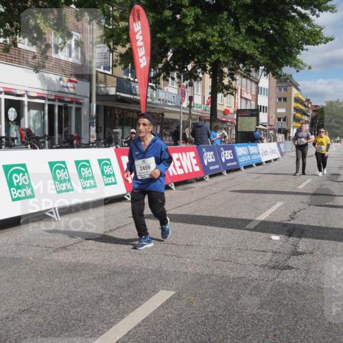 15.09.2024 - PSD Bank Halbmarathon Miley Keyser http://msf.ph/oto/7081242 15.09.2024 12:56:39 Ziel 2459, 2460, 3487 meine-sportfotos.de