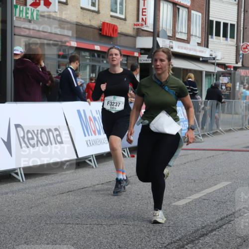 15.09.2024 - PSD Bank Halbmarathon Michael Strokosch http://msf.ph/oto/7081243 15.09.2024 12:26:26 Ziel 2183, 2186, 2252, 3086, 3237, 3342, 3489 meine-sportfotos.de