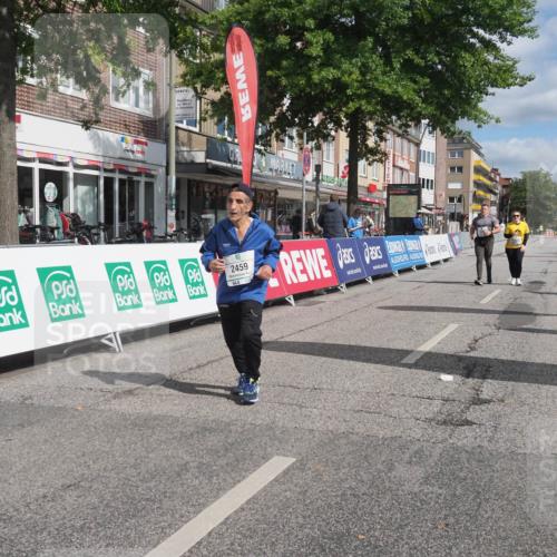 15.09.2024 - PSD Bank Halbmarathon Miley Keyser http://msf.ph/oto/7081247 15.09.2024 12:56:39 Ziel 2459, 2460, 3487 meine-sportfotos.de