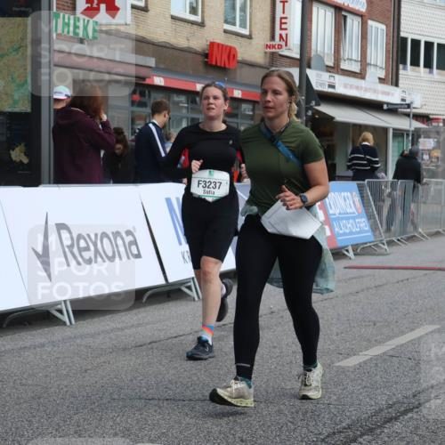 15.09.2024 - PSD Bank Halbmarathon Michael Strokosch http://msf.ph/oto/7081248 15.09.2024 12:26:26 Ziel 2183, 2186, 2252, 3086, 3237, 3342, 3489 meine-sportfotos.de