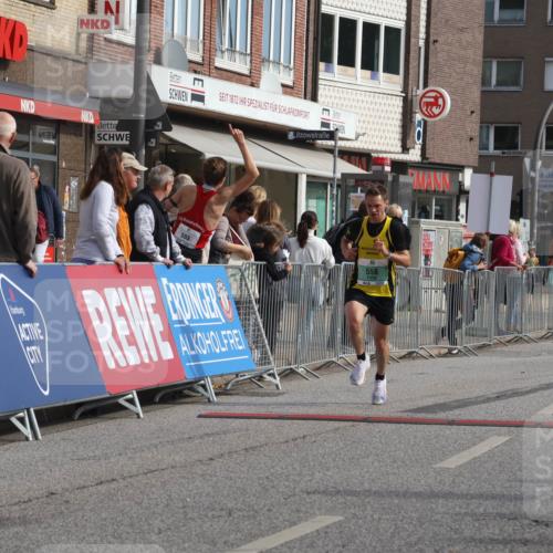 15.09.2024 - PSD Bank Halbmarathon Michael Strokosch http://msf.ph/oto/7081254 15.09.2024 11:17:27 Ziel 416, 558, 1005 meine-sportfotos.de