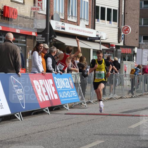 15.09.2024 - PSD Bank Halbmarathon Michael Strokosch http://msf.ph/oto/7081262 15.09.2024 11:17:28 Ziel 416, 558, 580, 592, 1005 meine-sportfotos.de