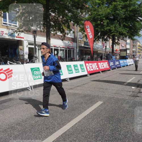 15.09.2024 - PSD Bank Halbmarathon Miley Keyser http://msf.ph/oto/7081264 15.09.2024 12:56:40 Ziel 2459, 2460, 3487 meine-sportfotos.de