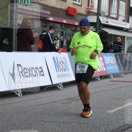 15.09.2024 - PSD Bank Halbmarathon Michael Strokosch http://msf.ph/oto/7081288 15.09.2024 12:26:31 Ziel 2252, 3237, 3489 meine-sportfotos.de