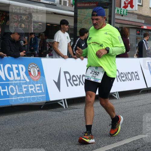 15.09.2024 - PSD Bank Halbmarathon Michael Strokosch http://msf.ph/oto/7081316 15.09.2024 12:26:32 Ziel 2252, 3237, 3374, 3489 meine-sportfotos.de