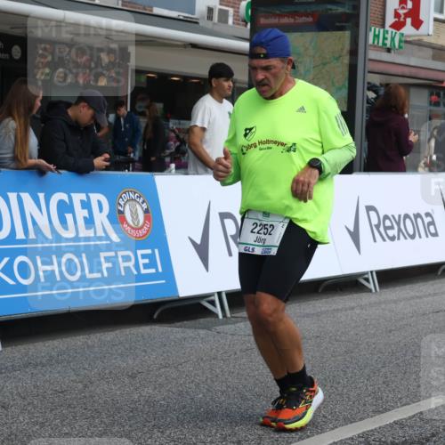 15.09.2024 - PSD Bank Halbmarathon Michael Strokosch http://msf.ph/oto/7081322 15.09.2024 12:26:32 Ziel 2252, 3237, 3374, 3489 meine-sportfotos.de