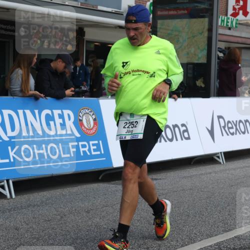15.09.2024 - PSD Bank Halbmarathon Michael Strokosch http://msf.ph/oto/7081325 15.09.2024 12:26:32 Ziel 2252, 3237, 3374, 3489 meine-sportfotos.de