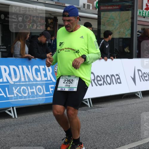 15.09.2024 - PSD Bank Halbmarathon Michael Strokosch http://msf.ph/oto/7081329 15.09.2024 12:26:32 Ziel 2252, 3237, 3374, 3489 meine-sportfotos.de