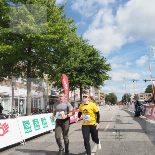 15.09.2024 - PSD Bank Halbmarathon Miley Keyser http://msf.ph/oto/7081336 15.09.2024 12:56:45 Ziel 2459, 2460, 3487 meine-sportfotos.de